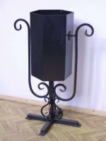 Шестигранная кованая урна